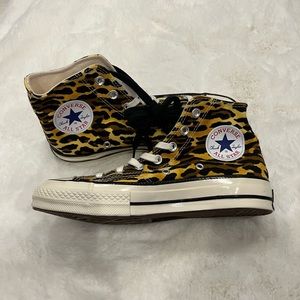Converse cheetah print wmns size 7 shoes
